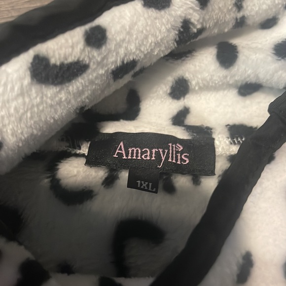 Animal Print Pullover - Picture 3 of 4